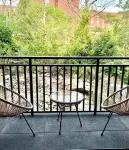 Luxury Furnished 2 Bed Apartment in Quincy