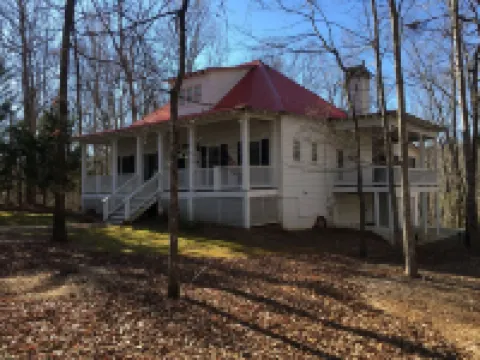 Comfortable Mountain Home with Access to Private Dock on Lake Burton