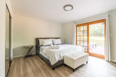 EV Charger Walk to Lake/ Minutes from Marymoor/Downtown/Seattle 스노퀄미 와일드라이프 에어리어 - 스틸워트 유니트 사우스 파킹 액세스 주변 호텔