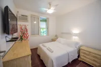 East end. Spectacular seafront house with 7 bedrooms, private beach.