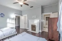 The Leinkauf Beauty-Modern Amenities, Local Charm!