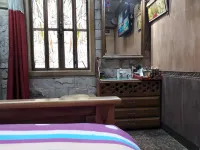 Bambi Radiating Good Ambiance, calm, serene, safe & comfortable home stay!