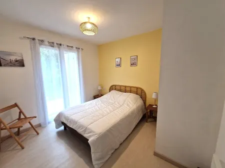 Holiday home at Ile d'Oléron - near the beach Отели в г. Долю-д'Олерон