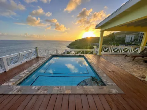 Caribbean Ocean View Home โรงแรมใน