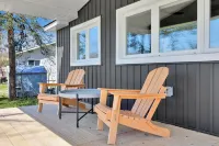 Cozy Beach Cottage with Sauna & Spacious Backyard just 5mins from the Beach
