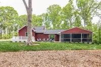 Woodhaven: Your Serene Countryside Escape 5 Bedroom Farmhouse by RedAwning