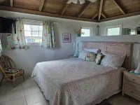 Waterfront Villa on White Sound, Private Dock, Beach, Swimming Pool, Pickle Ball