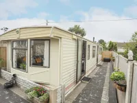 Rhiwlas Bach Hotels in Llanfair-Mathafarn-Eithaf