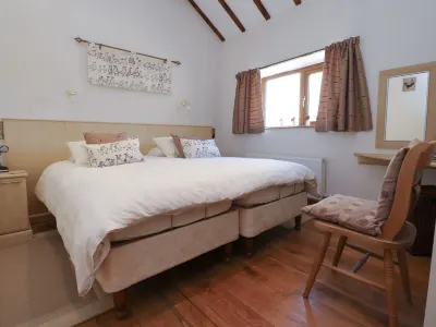 The Proven House Hotel dekat Bowland Wild Boar Park