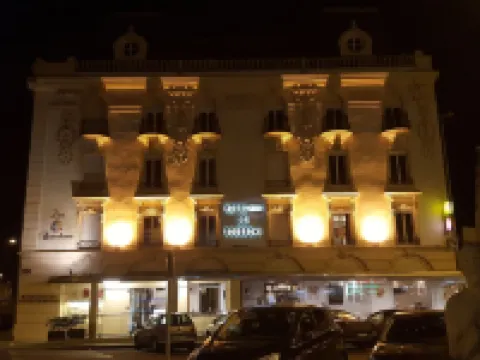Logis hôtel-Restaurant Des Bourbons et Brasserie Pub 47 Hotels in Montlucon