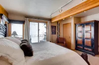 Ski-in Ski-Out 2 Br Condo- Sleeps 6 People Condo Hotels in Mount Crested Butte