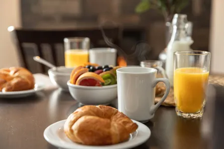 Le Montagnard, Auberge Hôtel & Chalets Отели в г. Сютон