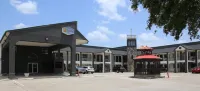 Executive Inn & Suites Cuero فنادق في Cuero