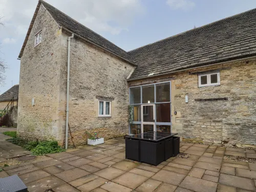Greyhound Barn Hotels in Coln Saint Aldwyn
