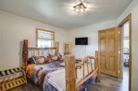 Fish & Hike: Peaceful Cabin on Williamson River