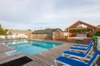 Avonlea Cottages - piscine