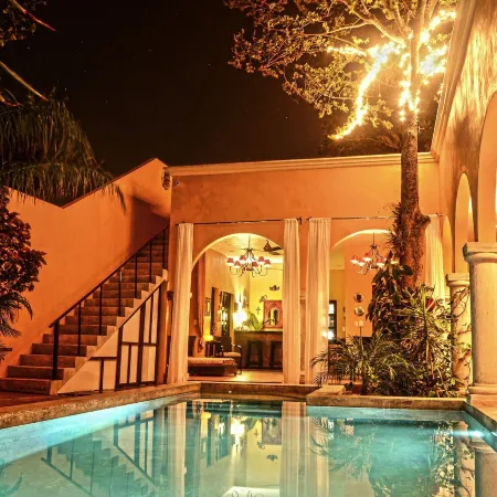 Ochenta Y Dos Bed & Breakfast & Spa