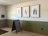 The Trail Inn - Stanton IA - Halland Ave Hotels in Red Oak