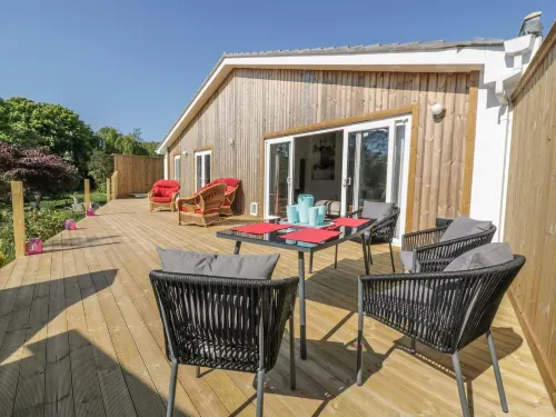 Chy Lagen Hos - 5-Star