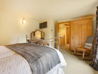 Pittards Farm Cottage Hotels in South Somerset District