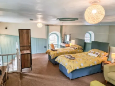 Rainforest Chapel - Homestays