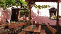 Villa Croatia & Restaurant Adria Hotels in Erlenbach am Main