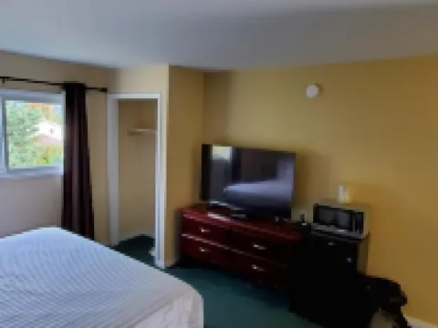 Comox Valley Inn & Suites Hotels in Courtenay