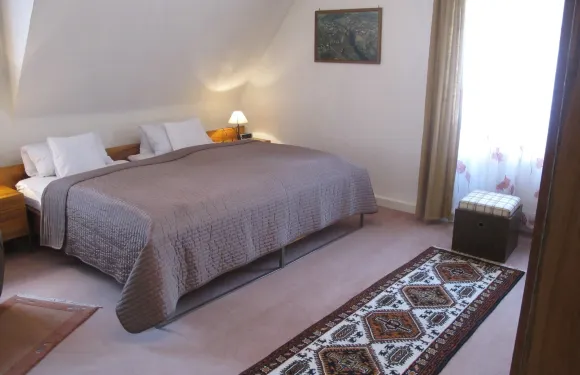 佐姆羅森堡加斯特豪斯酒店