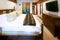 Deluxe King Room with Fireplace Hotel Room - 2-stjärniga