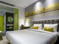 Hotel Le Roi Express @ Karol Bagh Hotels near Hanuman Temple / Statue