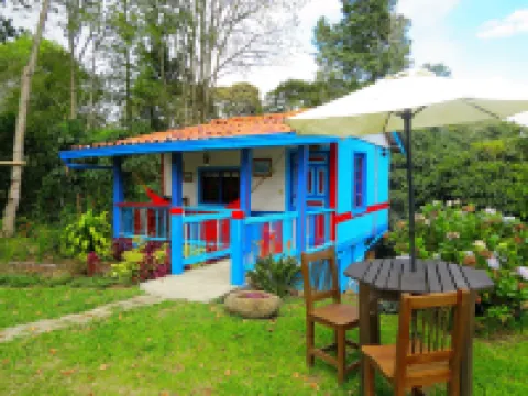 小屋與花朵芬卡酒店