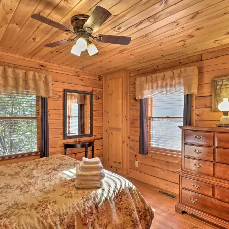 Hot Tub & Deck! High Country Cabin Near Blue Ridge