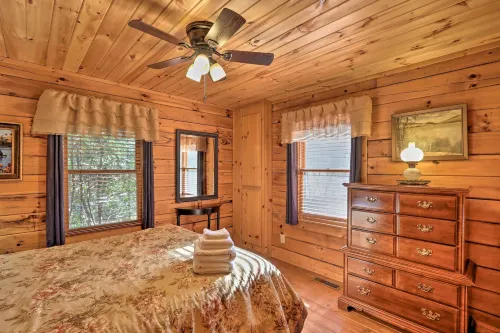 Hot Tub & Deck! High Country Cabin Near Blue Ridge - 3-Star