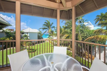 3-Bedroom Oceanview Condo + Pool Directly on Seven Mile Beach