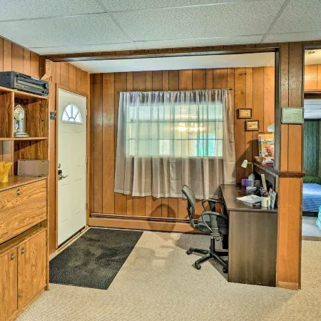 Secluded Getaway < 10 Mi to Saratoga Springs!