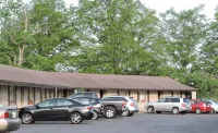 The Golden Inn - Motels