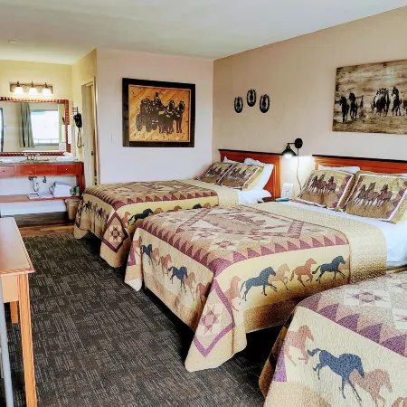 The Lodge at Russell - Russell Inn