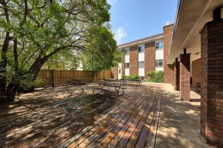 HI Edmonton - Hostel