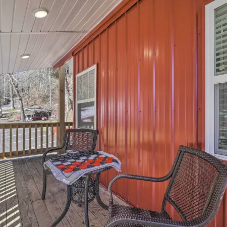 Peaceful Cookeville Cabin in Unique Setting