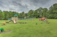 Fire Pit & Games! Prow Chalet; Mins to Lake Wally! - Swimmingpools