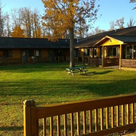 Horseshoe Bay Lodge