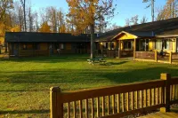 Horseshoe Bay Lodge - parking