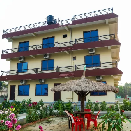 Hotel Nepal Inn Sauraha