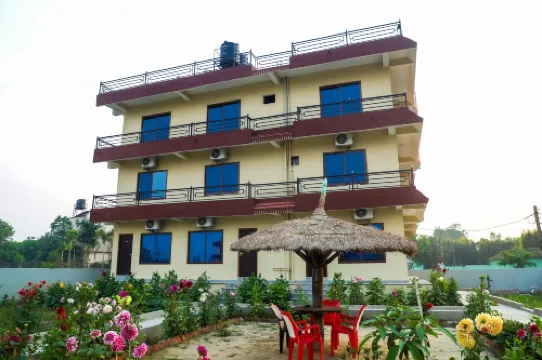 Hotel Nepal Inn Sauraha
