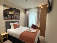 Oporto Station Hostel & Rooms Hotels in Campanhã