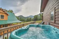 Maggie Valley Cabin w/ Private Hot Tub & Game Room - Parkplatz