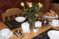 Bishopcleugh Guest House - breakfast
