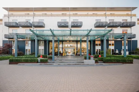 Resort Mark Brandenburg & Fontane Therme Отели в г. Нойруппин