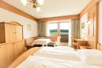 Landhotel Waldeck Hotels in Unterschneidheim