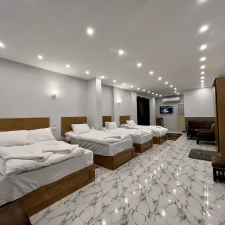 Life Pyramids Inn